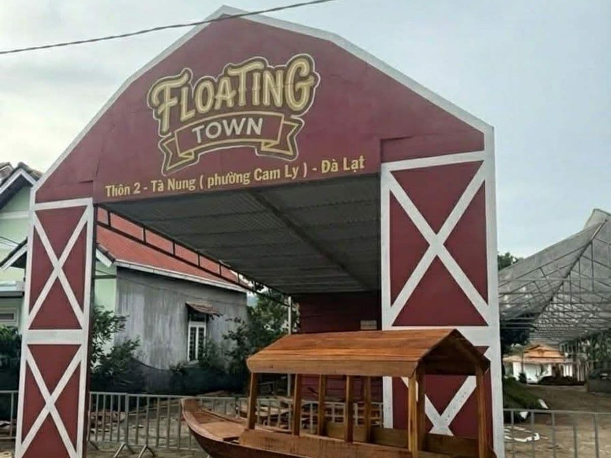 Floating Town — ảnh 1