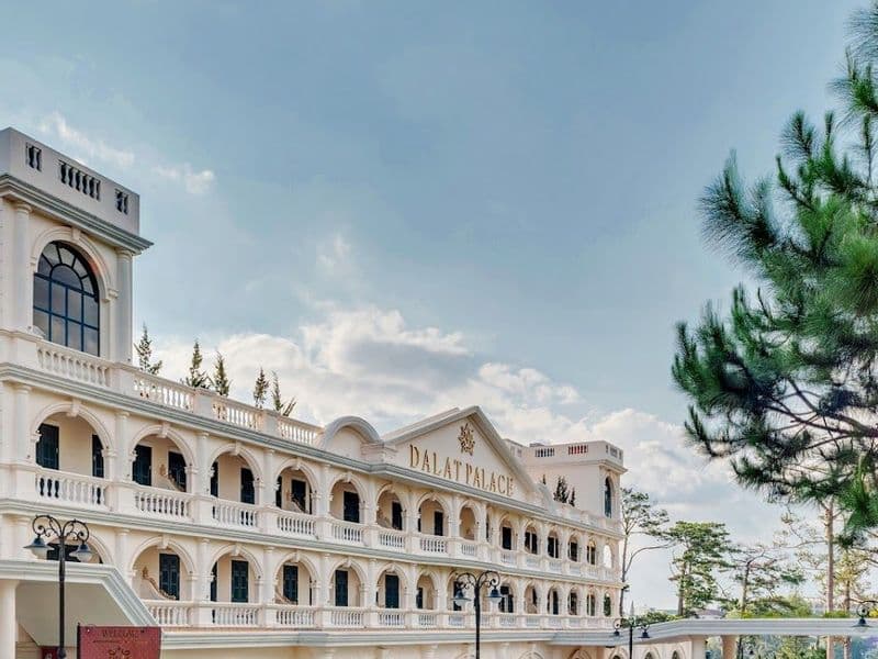 Khách Sạn Dalat Palace