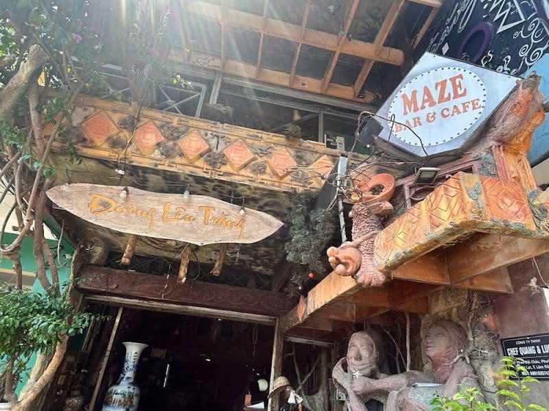 Maze Bar