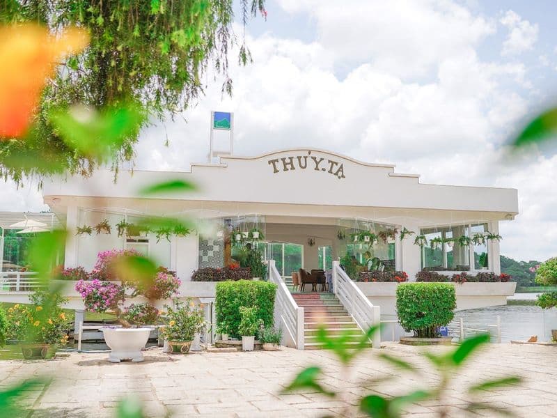 Nhà Hàng Thủy Tạ
