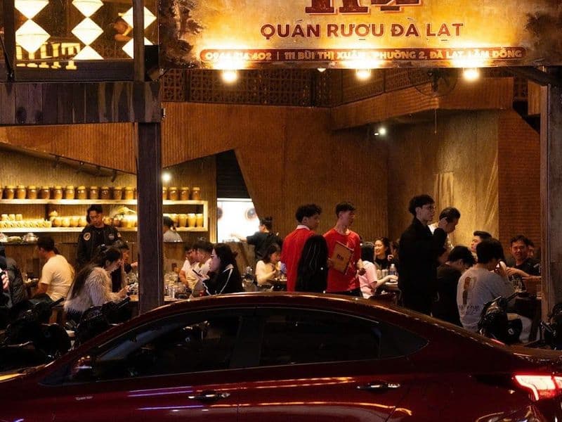 RỤ - Quán Rượu Đà Lạt