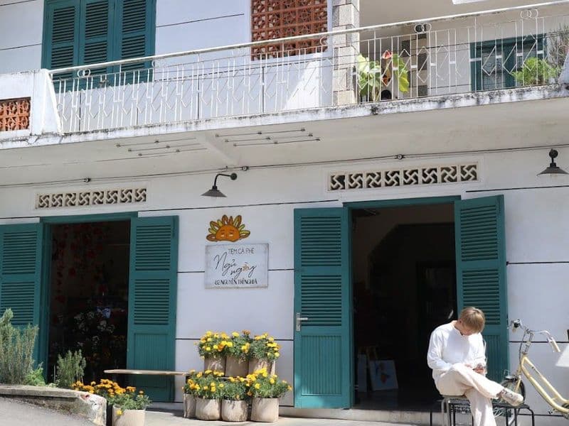 Tiệm Cà Phê Ngủ Ngày