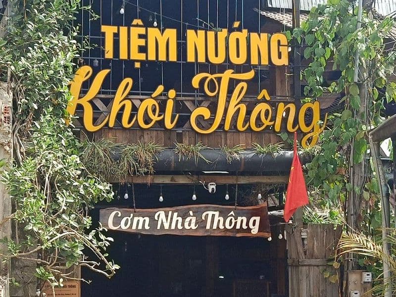Tiệm nướng Khói Thông