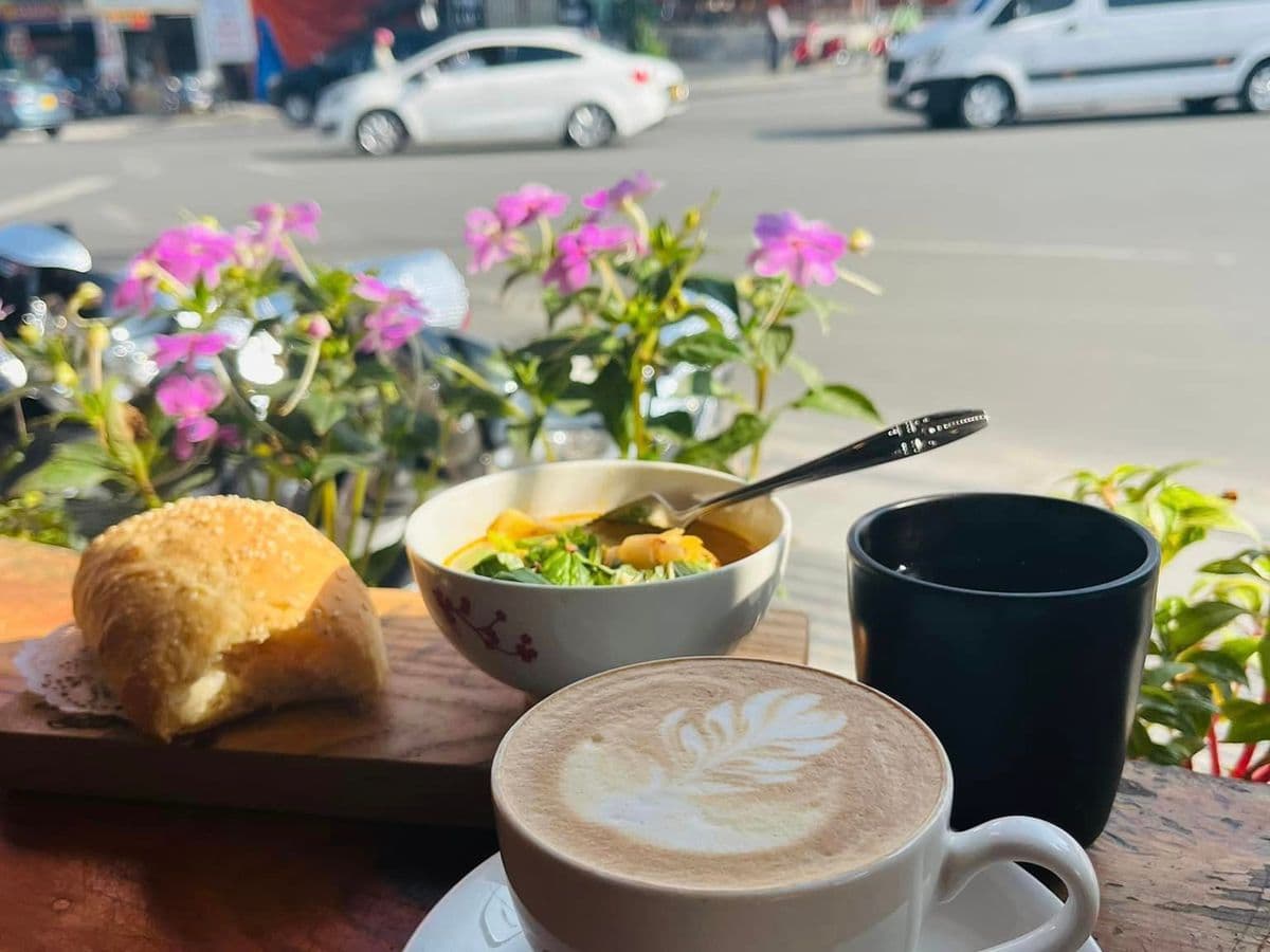 Cafe Tỏi Đen Đà Lạt