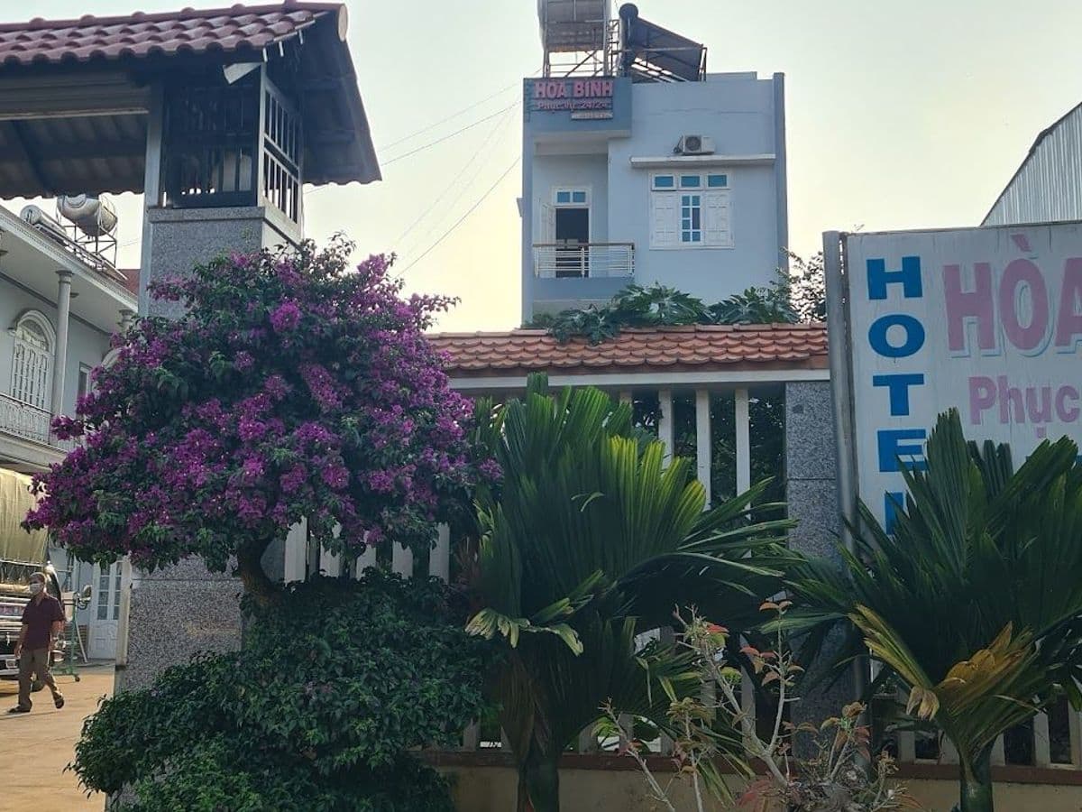 Khách sạn Hòa Bình/ Hoa Binh Hotel — ảnh 1