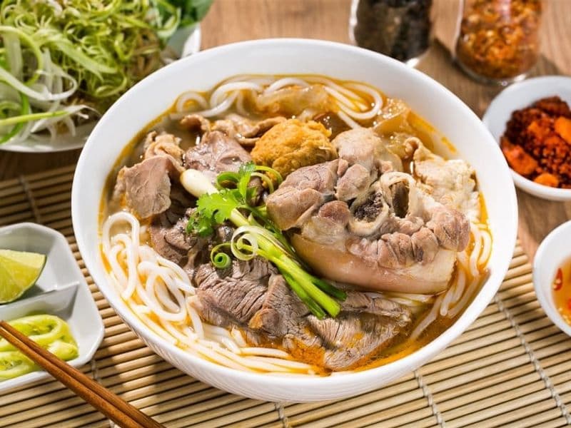 Bún bò Đà Lạt và 17 địa chỉ ăn ngon chuẩn vị bạn nên thử