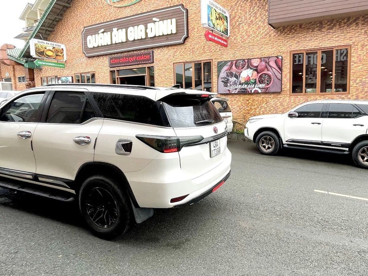Xe dịch vụ Đà lạt đưa đón sân bay,xe limousine liên tỉnh — ảnh 1