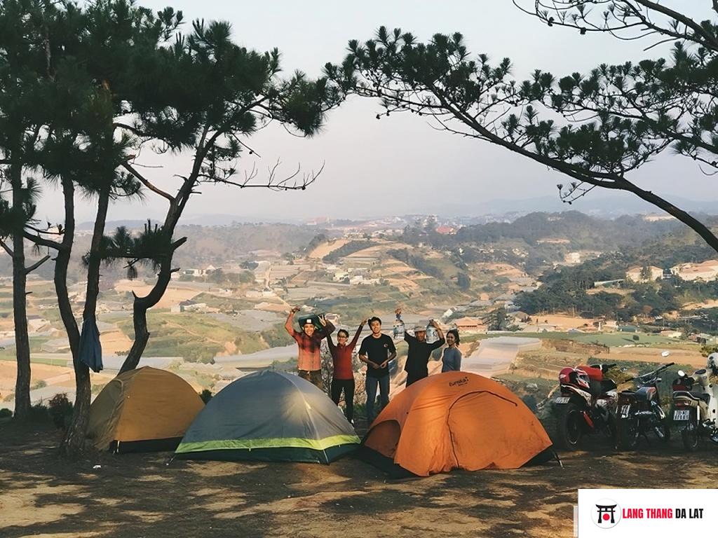 Các địa điểm cắm trại Đà Lạt hướng đồi núi thơ mộng