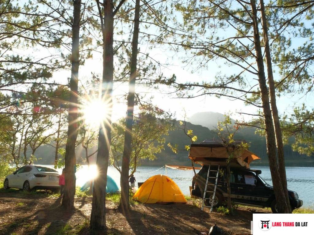 Cắm trại Hồ Tuyền Lâm
