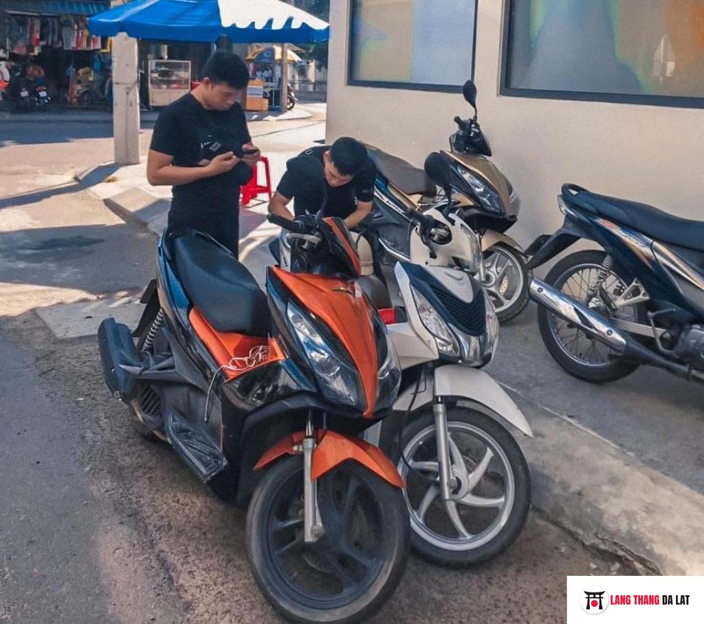 Cửa hàng cho thuê xe máy Đà Lạt trên đường Trần Quốc Toản