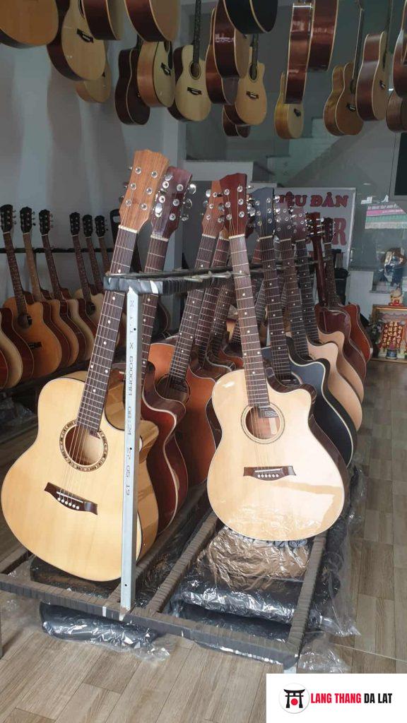 Đàn guitar chất lượng tại Guitar Thịnh