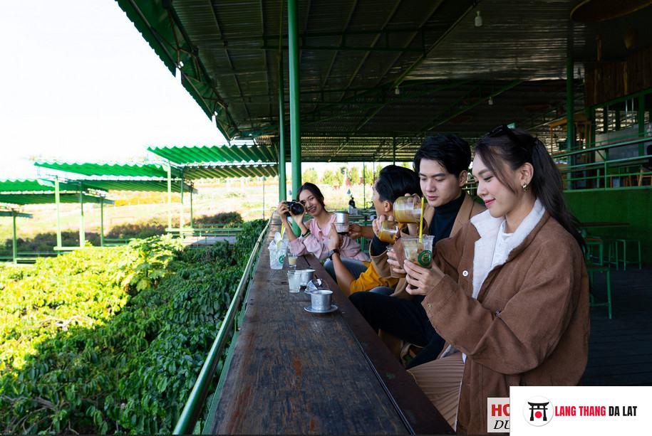 Điều gì khiến Cafe Mê Linh Đà Lạt đông khách