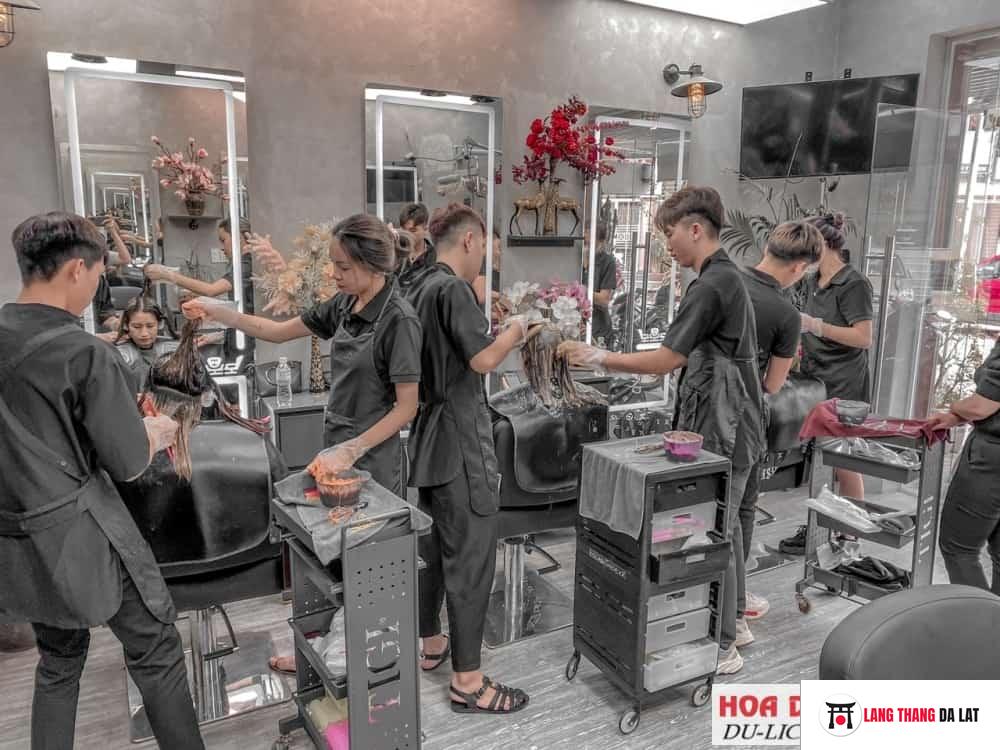 Làm tóc tại Salon tóc Đà Lạt Phúc Bảo