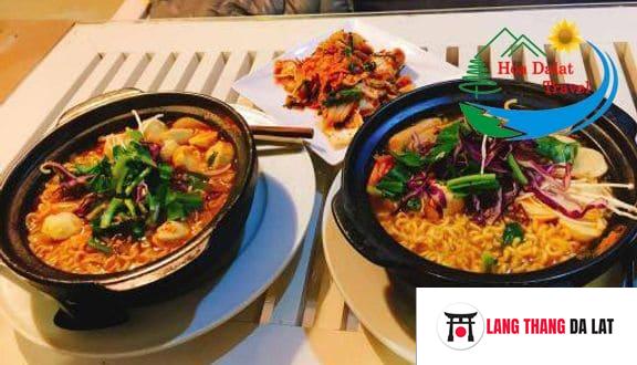 Mì cay tại Cửu Food & Drink