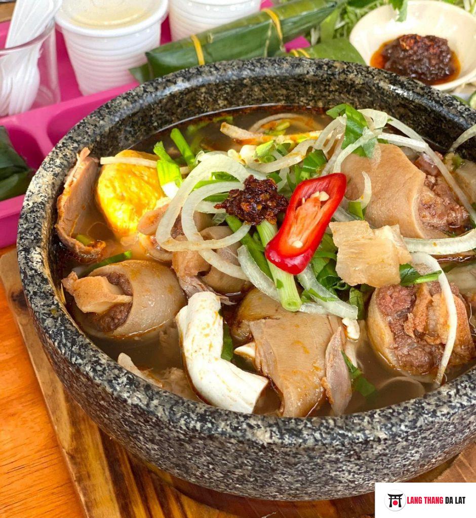 Món ăn sáng ngon Bún Bò Bốc Khói Đoàn Viên - Sweet Garden