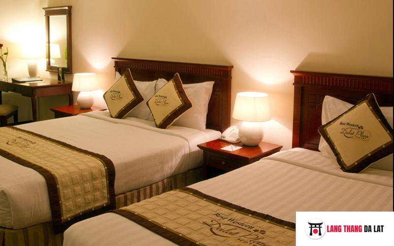 Phòng 3 giường khách sạn Dalat Plaza
