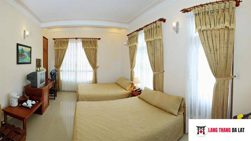 Phòng 4 người Hotel Gold Night Đà Lạt