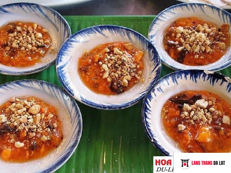 Quán bánh bèo khu ăn vặt chợ Đà Lạt