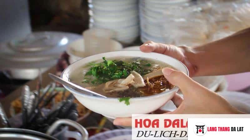 Quán bánh canh Dốc Đá